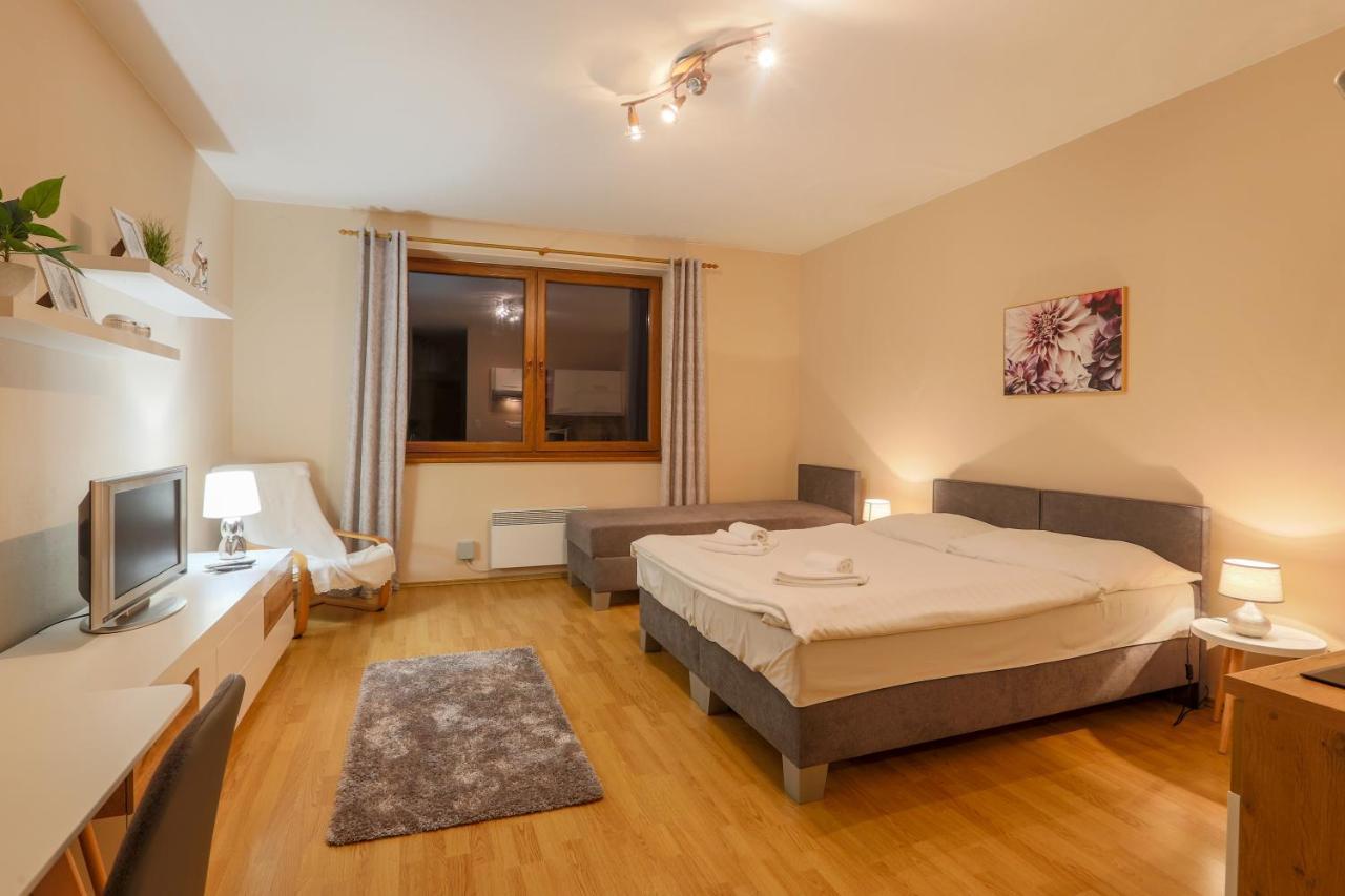 Apartmanovy Dom Fatrapark 1 S Wellness - Hlavna Recepcia Rózsahegy Kültér fotó