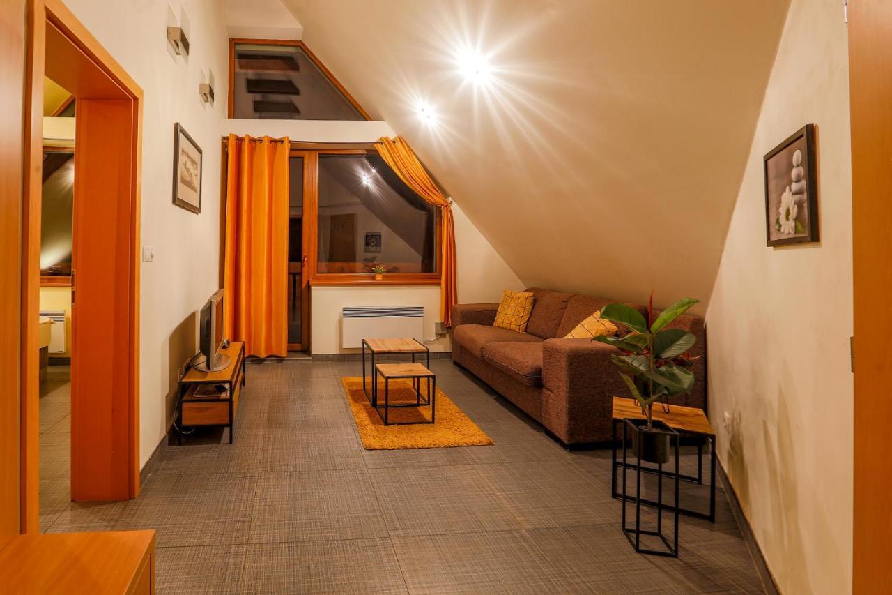 Apartmanovy Dom Fatrapark 1 S Wellness - Hlavna Recepcia Rózsahegy Kültér fotó